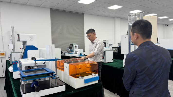 山东大学博士生导师杜付鑫教授莅临上海程斯开展学术交流